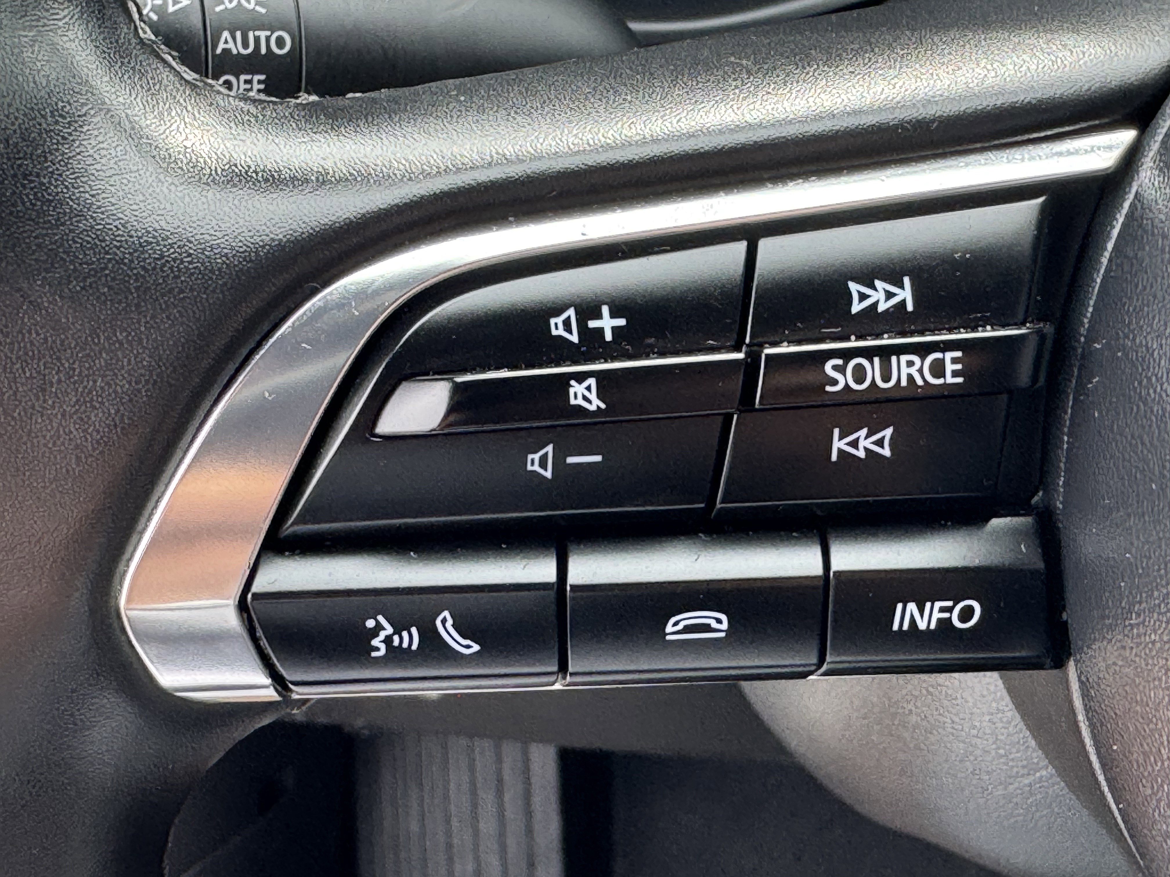 Used 2024 MAZDA MAZDA3 s image 26