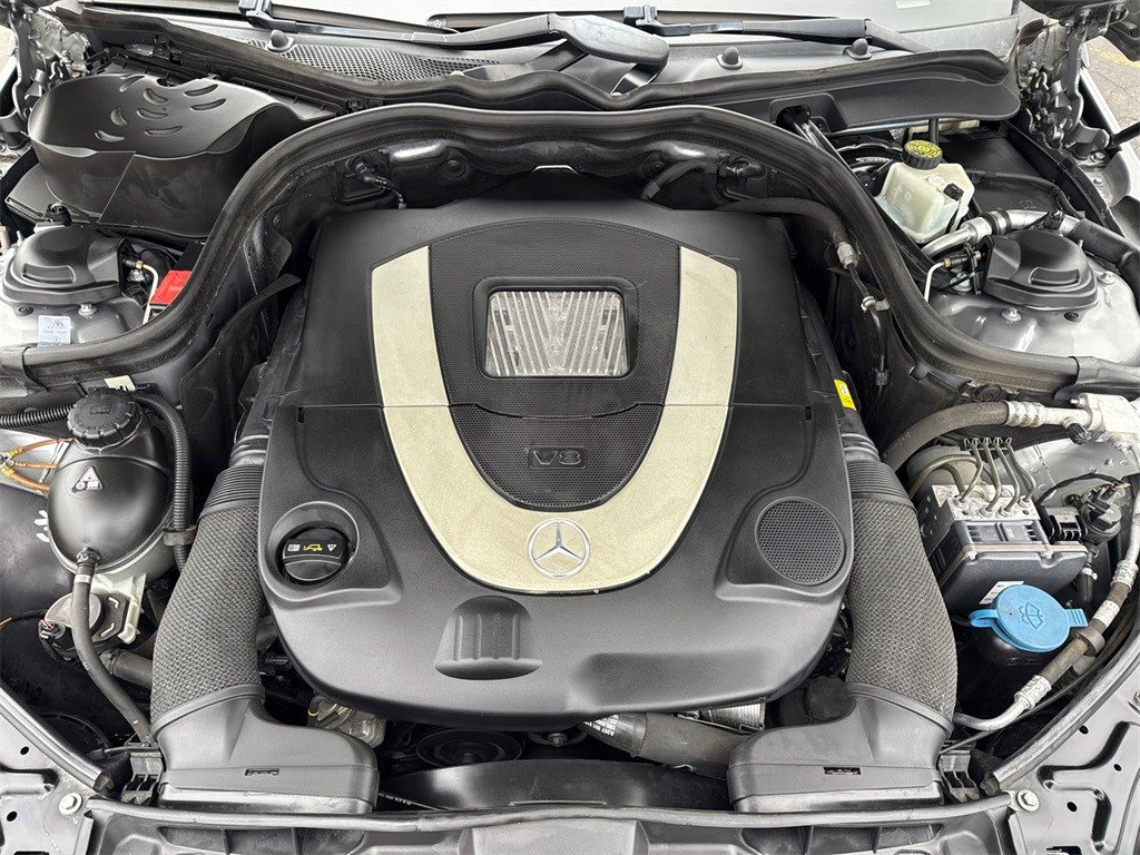 Used 2011 Mercedes-Benz E 550 4MATIC Sedan image 21