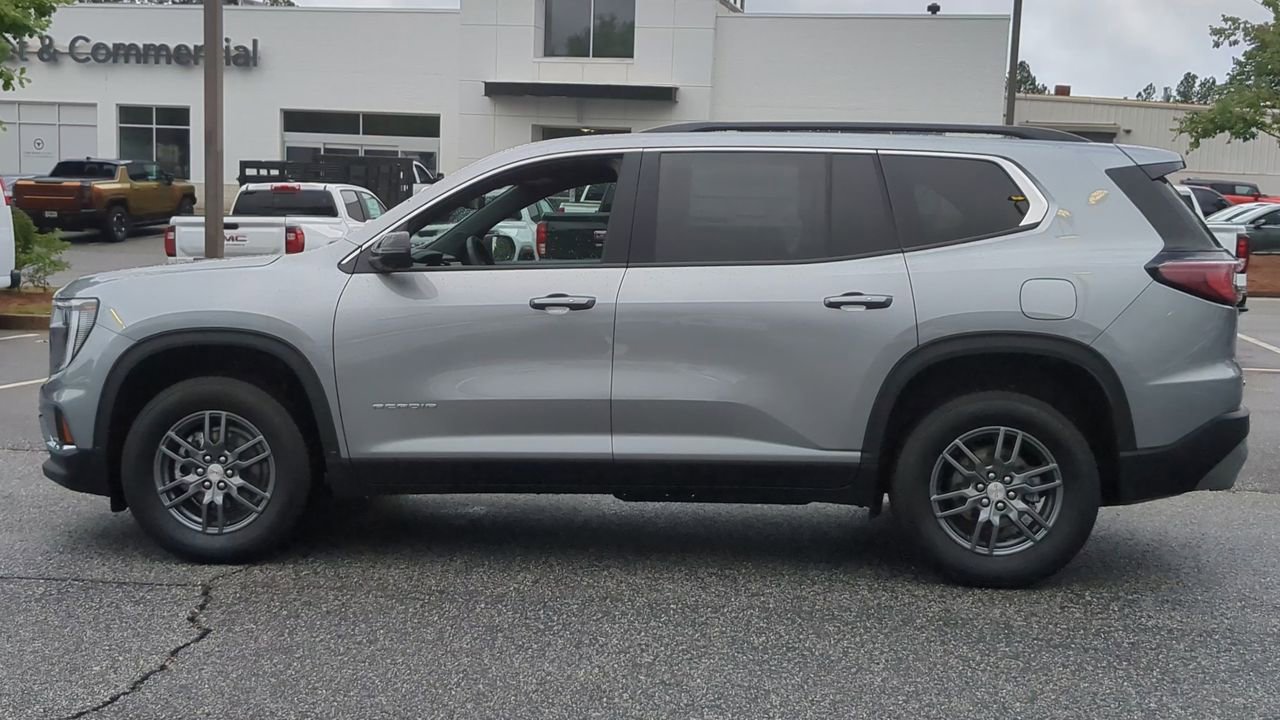 Used 2025 GMC Acadia Elevation image 5