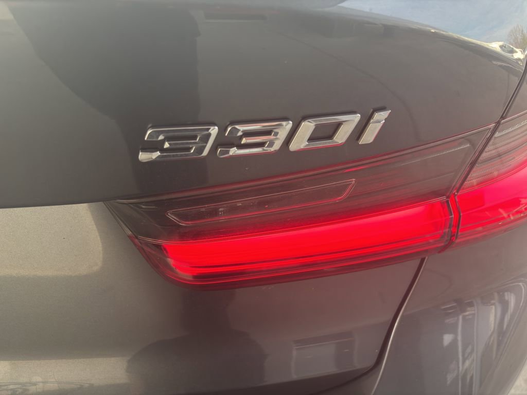 Used 2020 BMW 330i xDrive Sedan w/ Convenience Package image 9