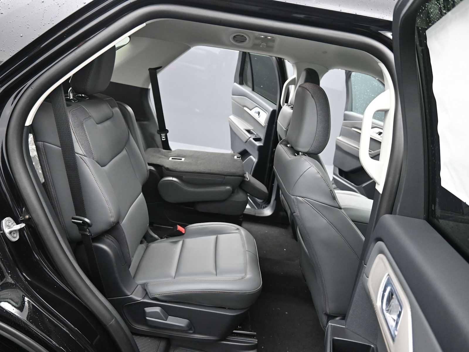 New 2026 Ford Explorer Active w/ Active Comfort Package AWD/4WD image 17
