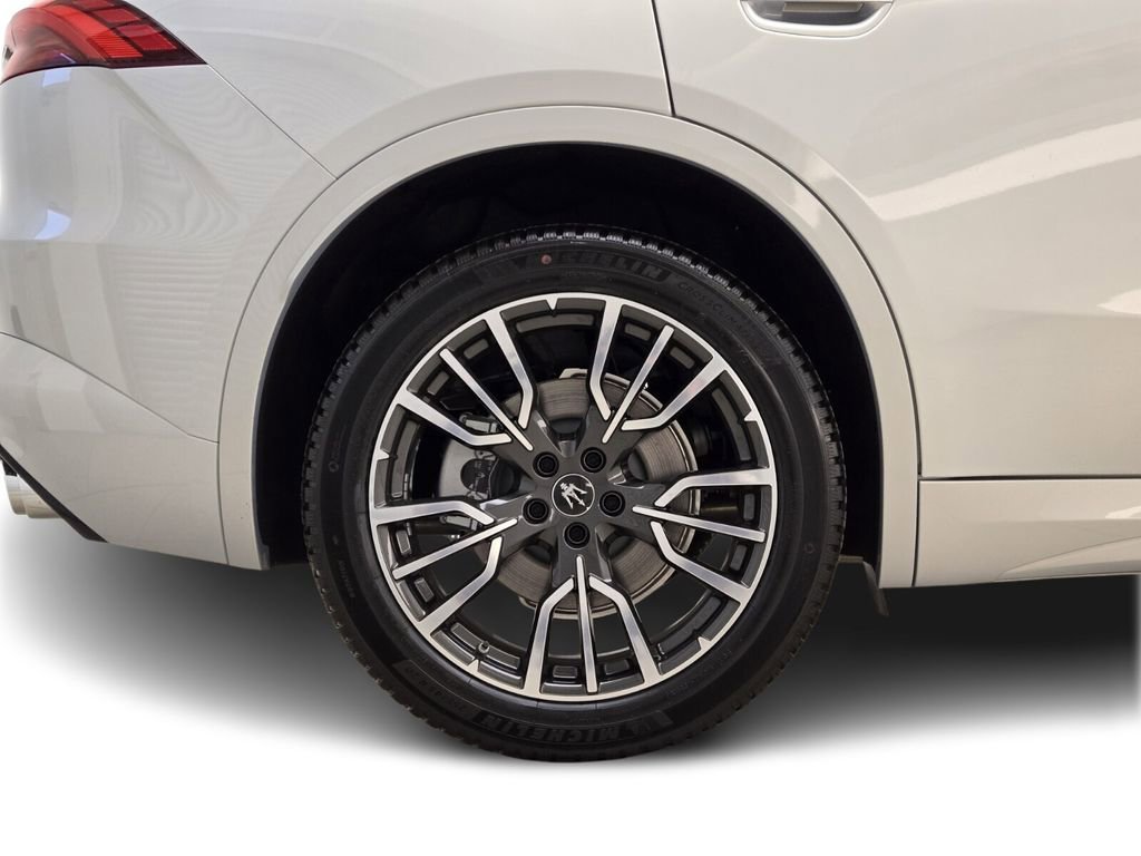 Used 2024 Maserati Grecale GT image 7