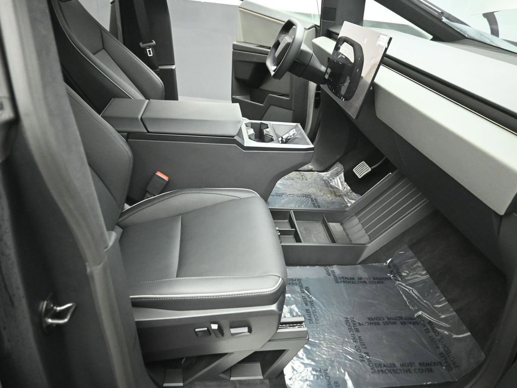 Used 2024 Tesla Cybertruck AWD Crew Cab image 20