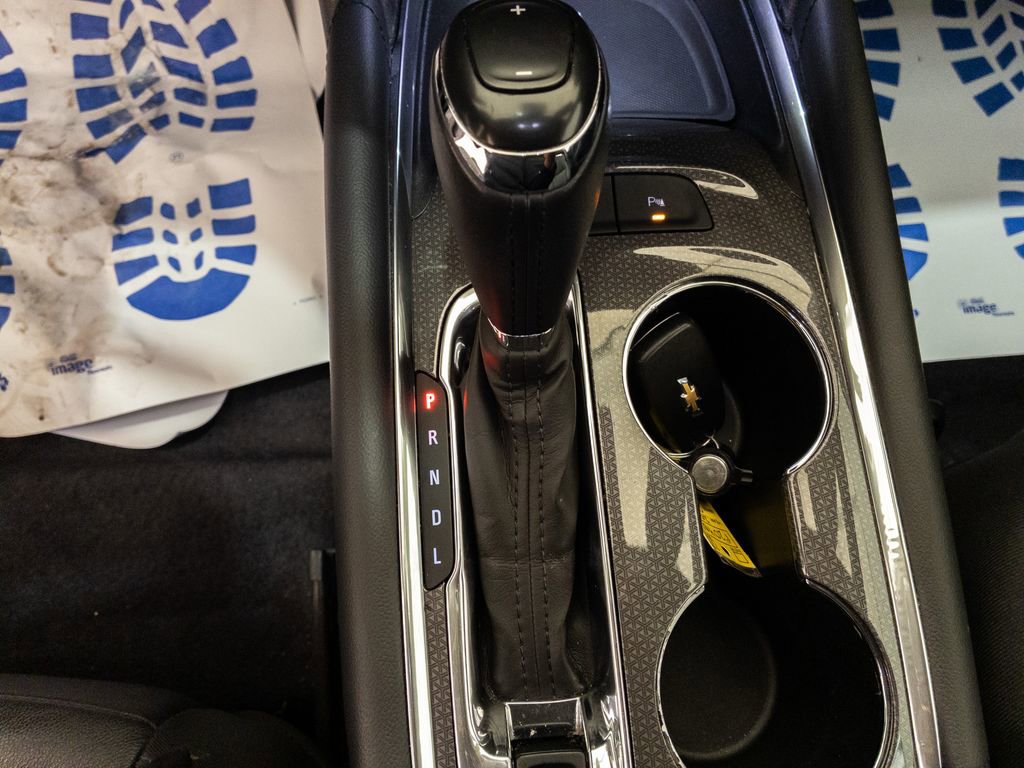 Used 2019 Chevrolet Malibu Hybrid w/ Leather Package image 22