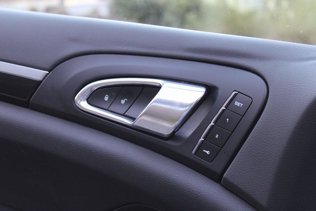 Certified 2016 Porsche Cayenne image 18