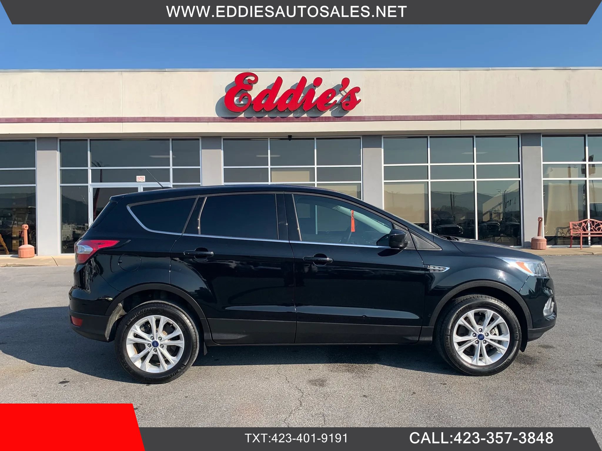 Used 2017 Ford Escape SE AWD/4WD image 1