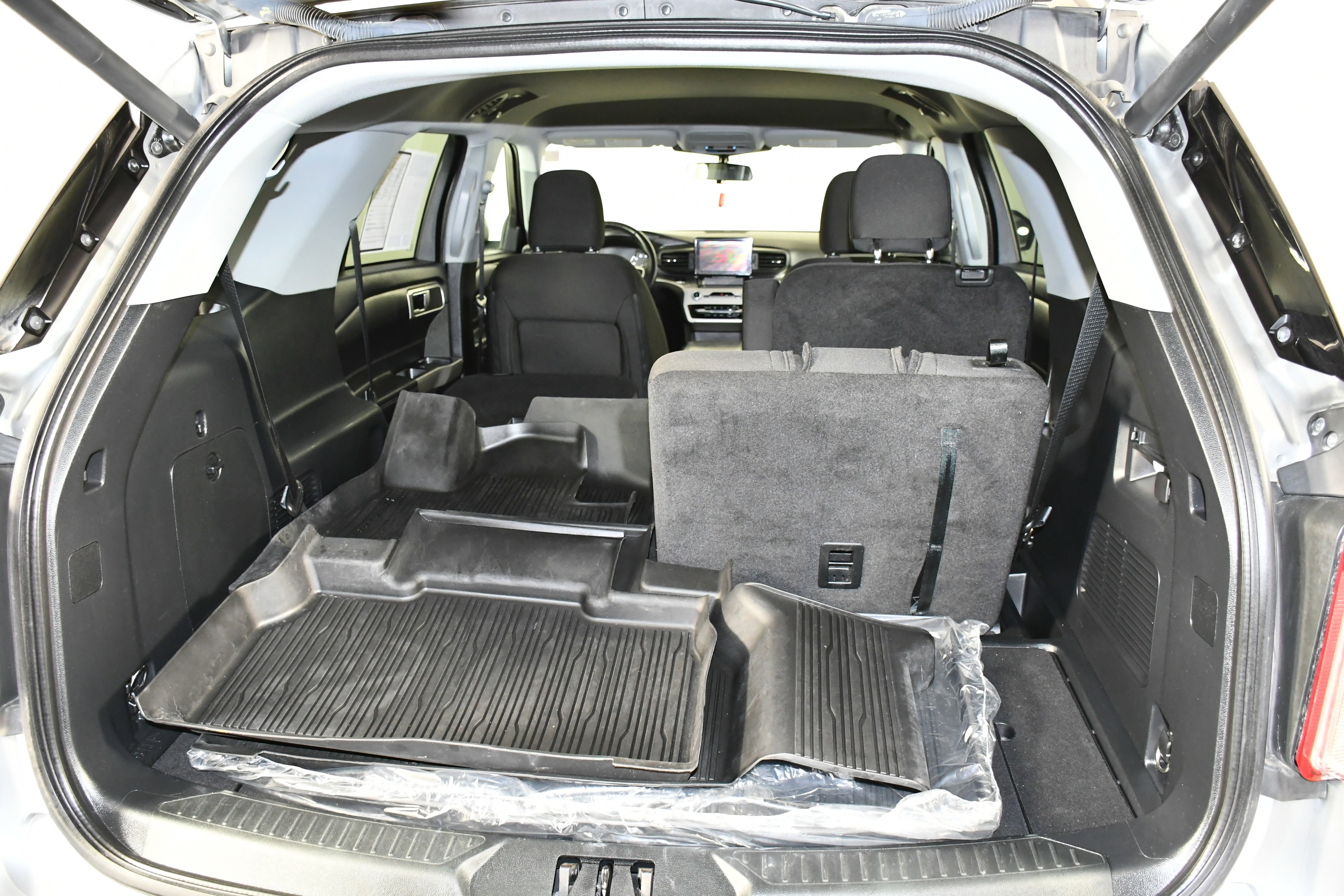 Used 2023 Ford Explorer XLT image 49