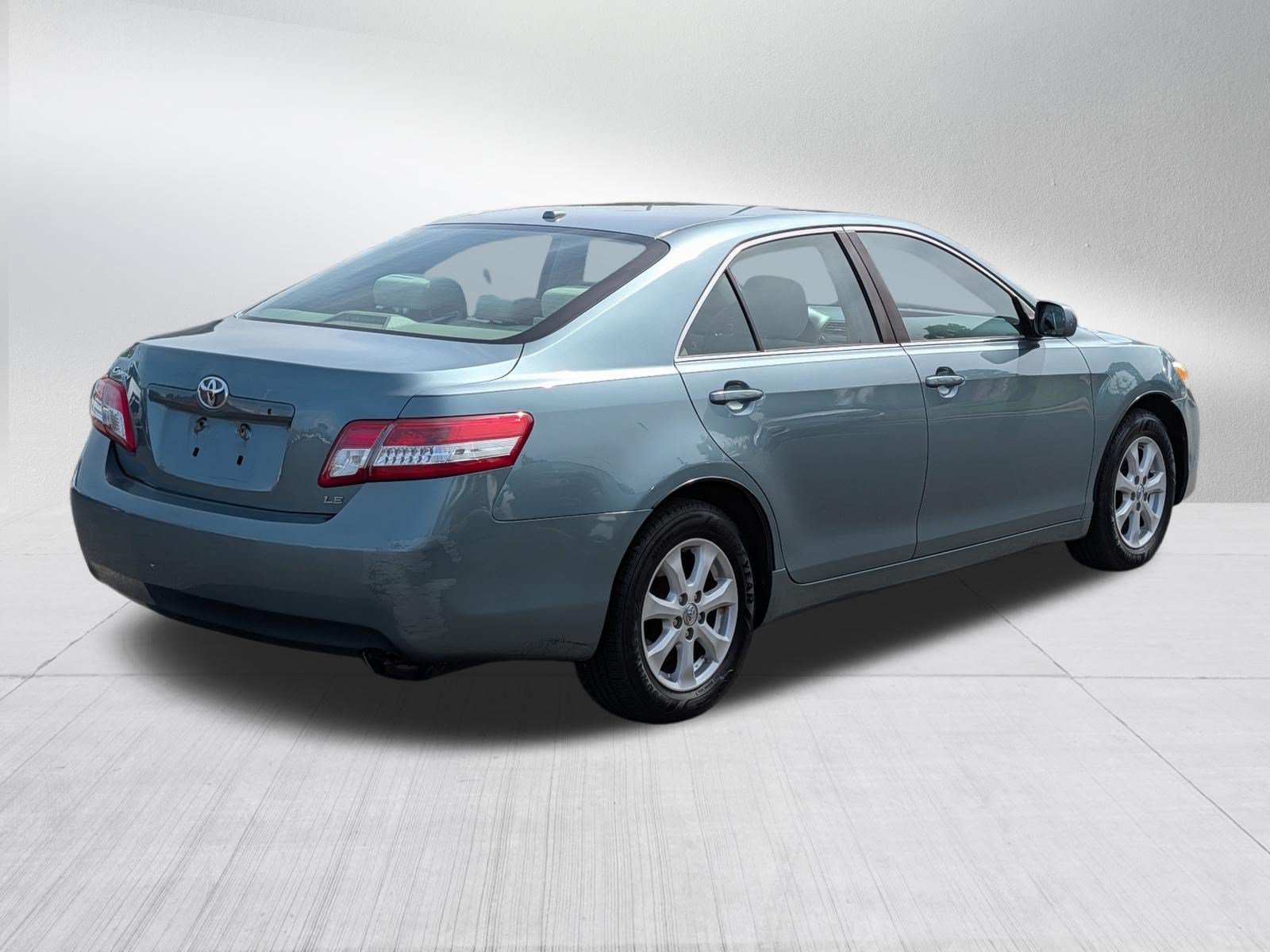 Used 2011 Toyota Camry LE w/ LE Extra-Value Pkg FWD image 7