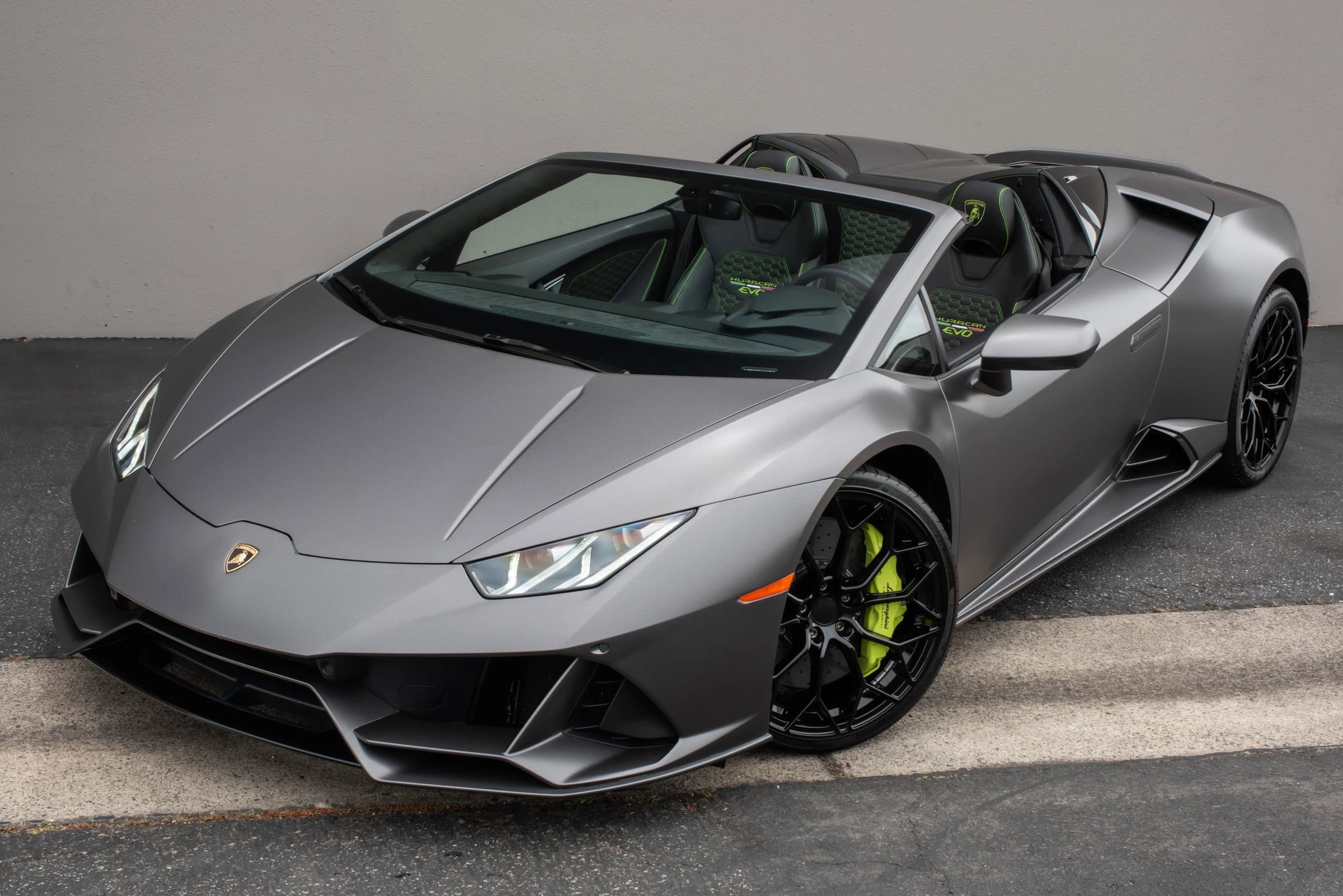 Used 2020 Lamborghini Huracan EVO AWD/4WD image 2