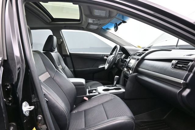 Used 2012 Toyota Camry SE FWD image 13