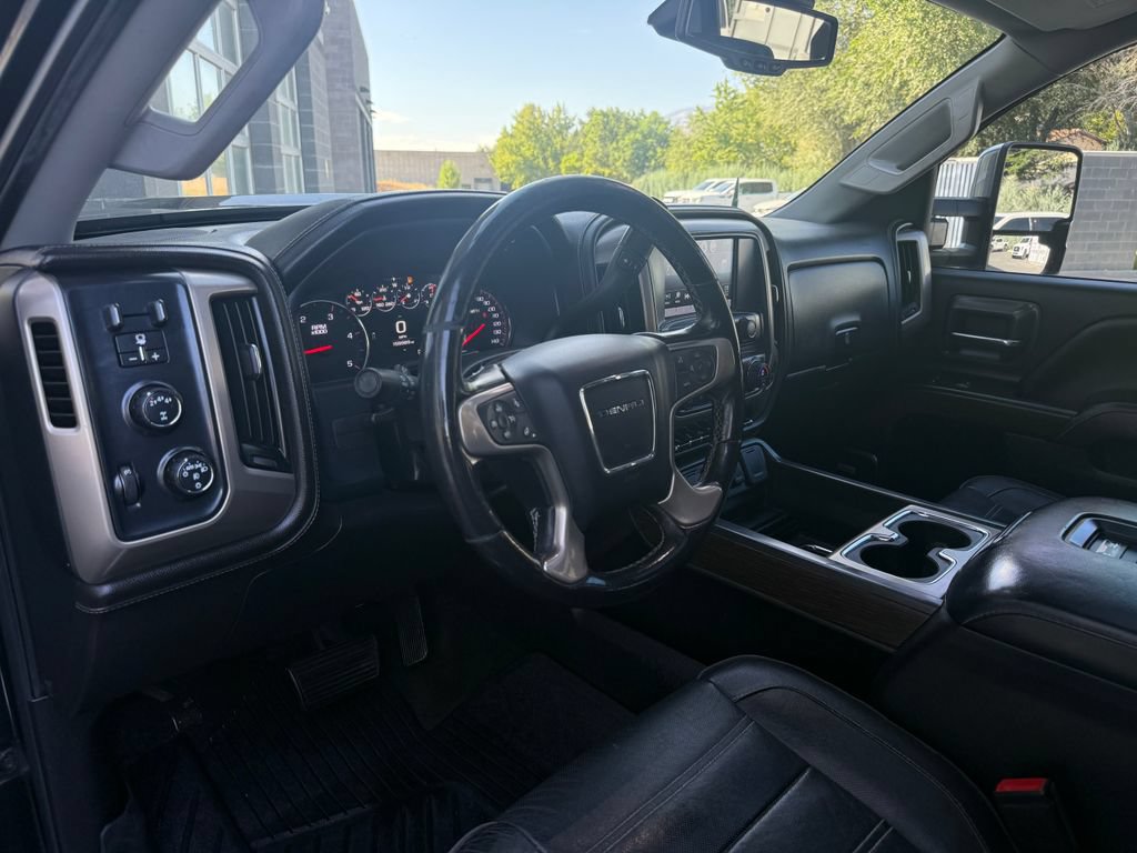 Used 2018 GMC Sierra 3500 Denali w/ Suspension Package, Off-Road AWD/4WD image 23