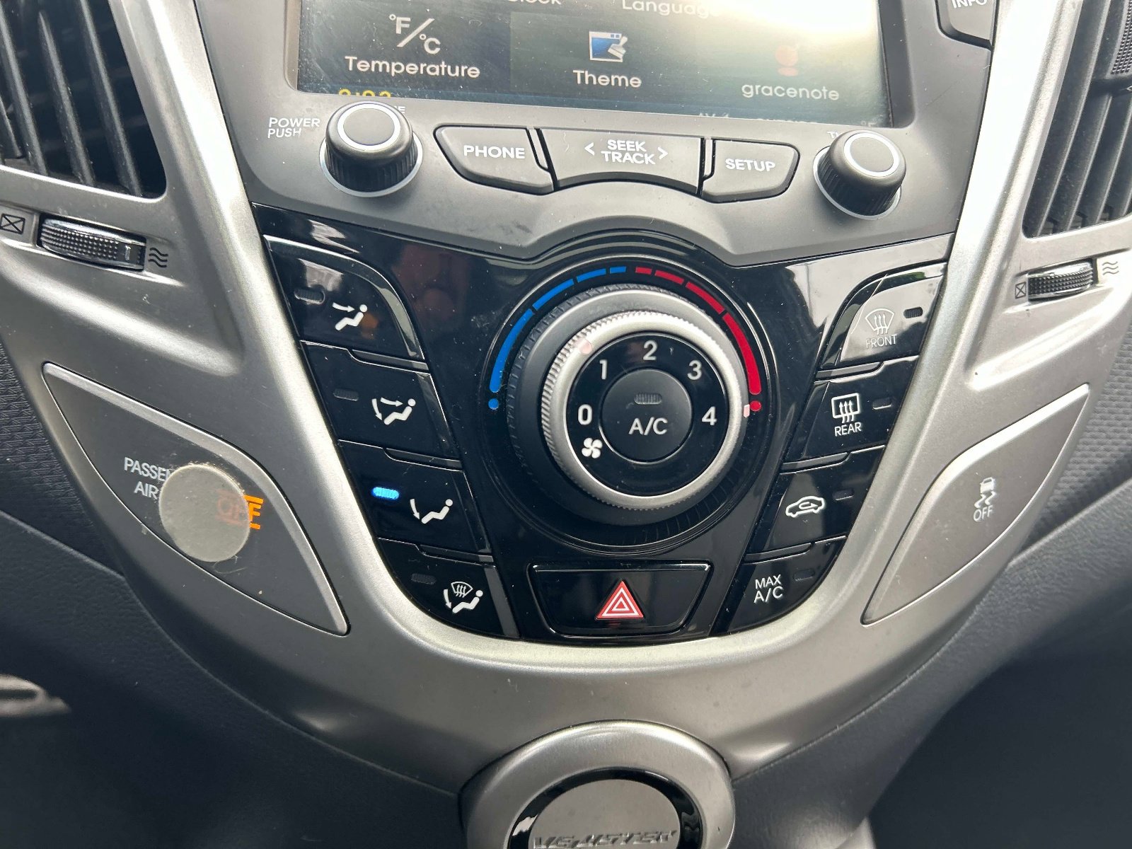 Used 2014 Hyundai Veloster w/ Style Package 02 image 29