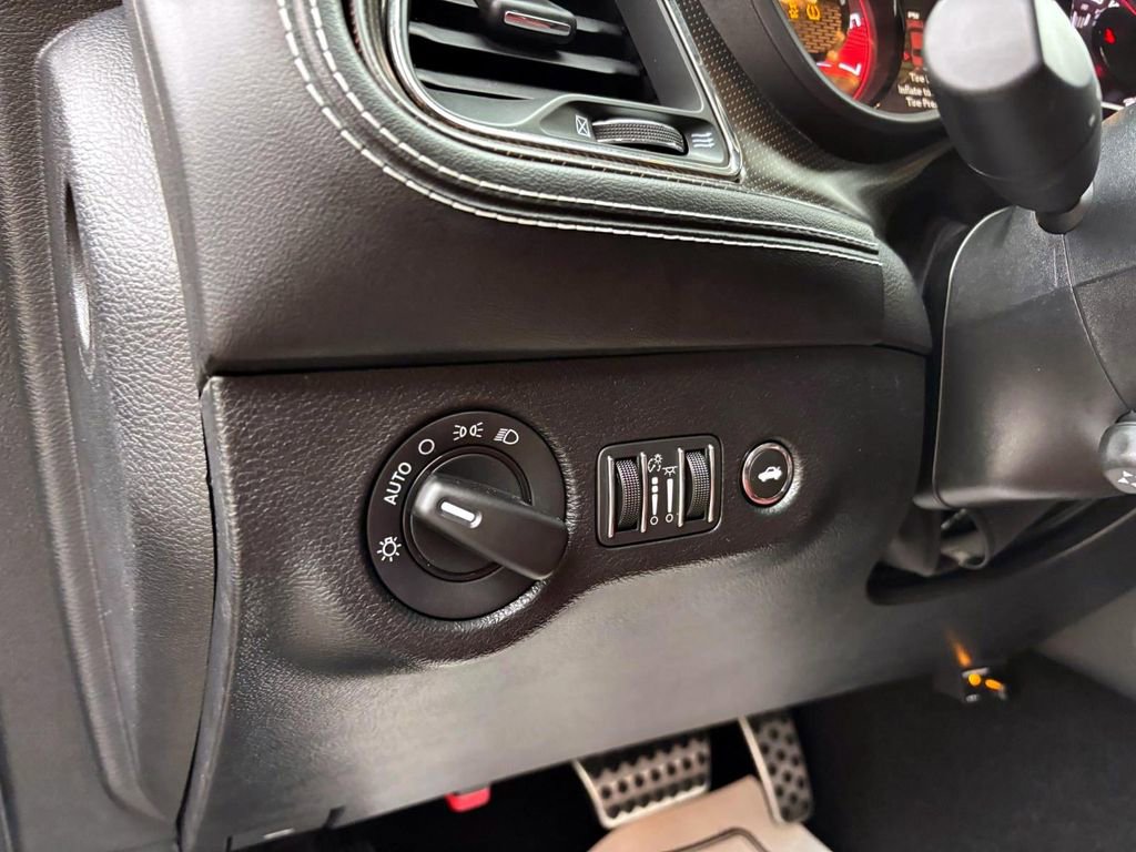 Used 2022 Dodge Challenger SRT Hellcat image 13