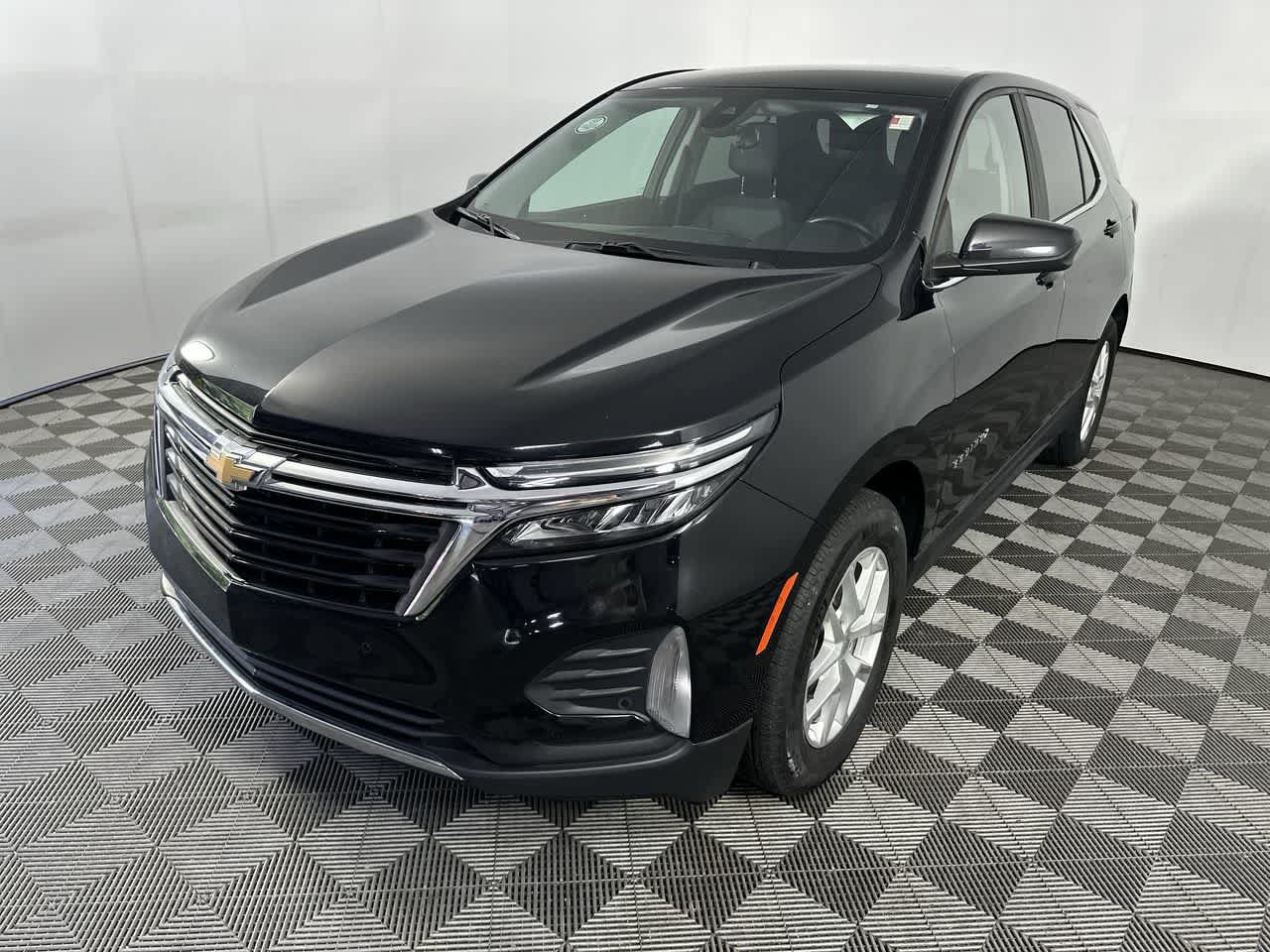 Used 2024 Chevrolet Equinox LT FWD image 4