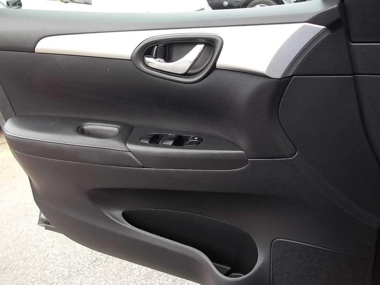 Used 2019 Nissan Sentra S FWD image 13