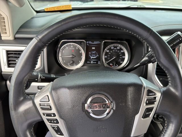 Used 2018 Nissan Titan PRO-4X AWD/4WD image 3