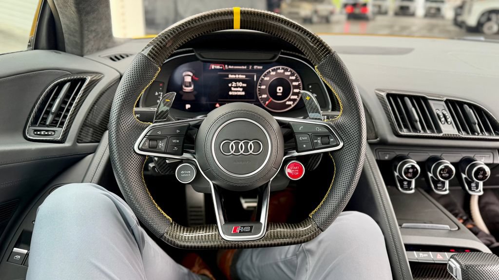Used 2021 Audi R8 V10 w/ Premium Package RWD image 12