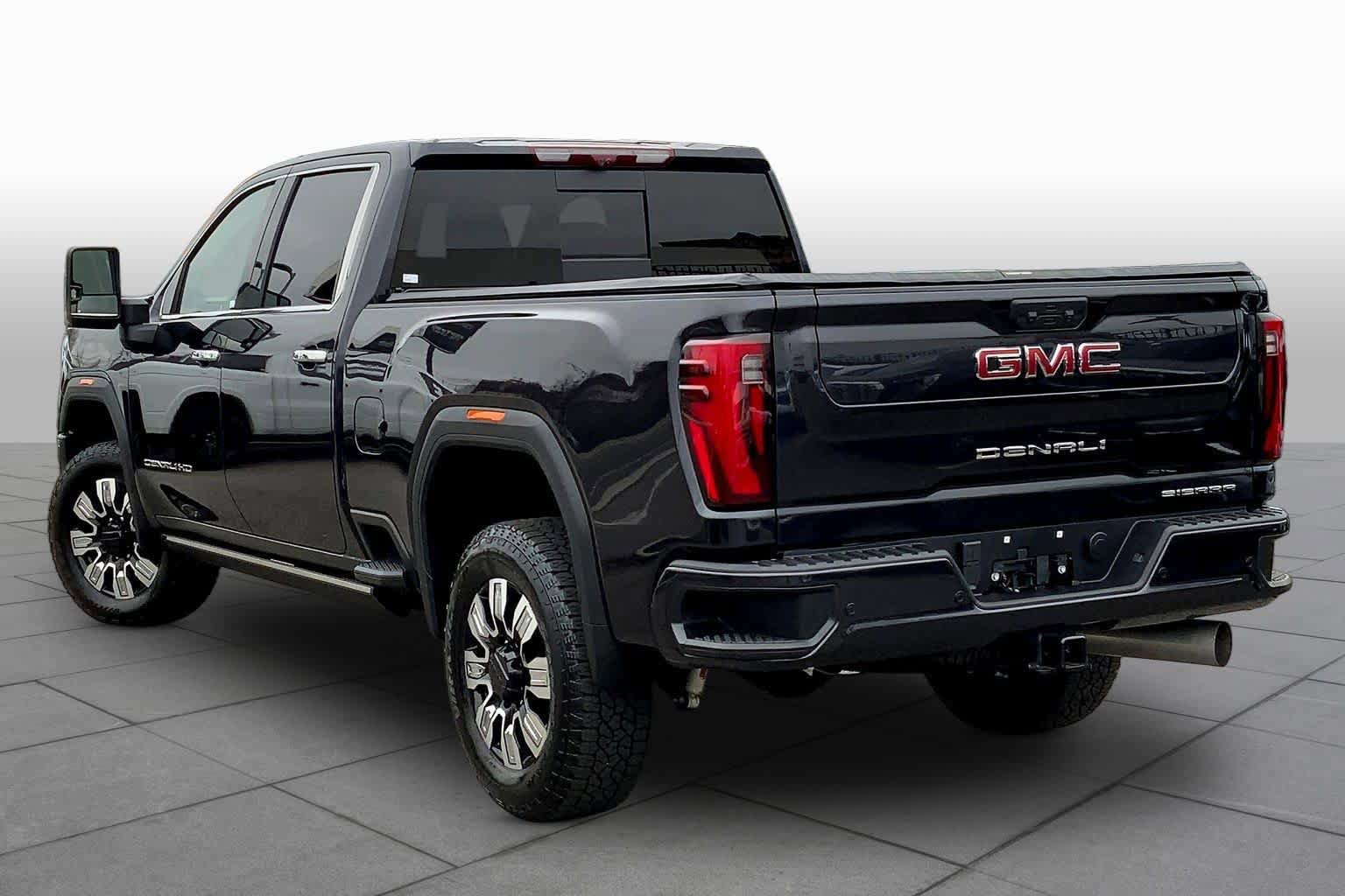 Used 2024 GMC Sierra 2500 Denali w/ Denali Reserve Package image 12
