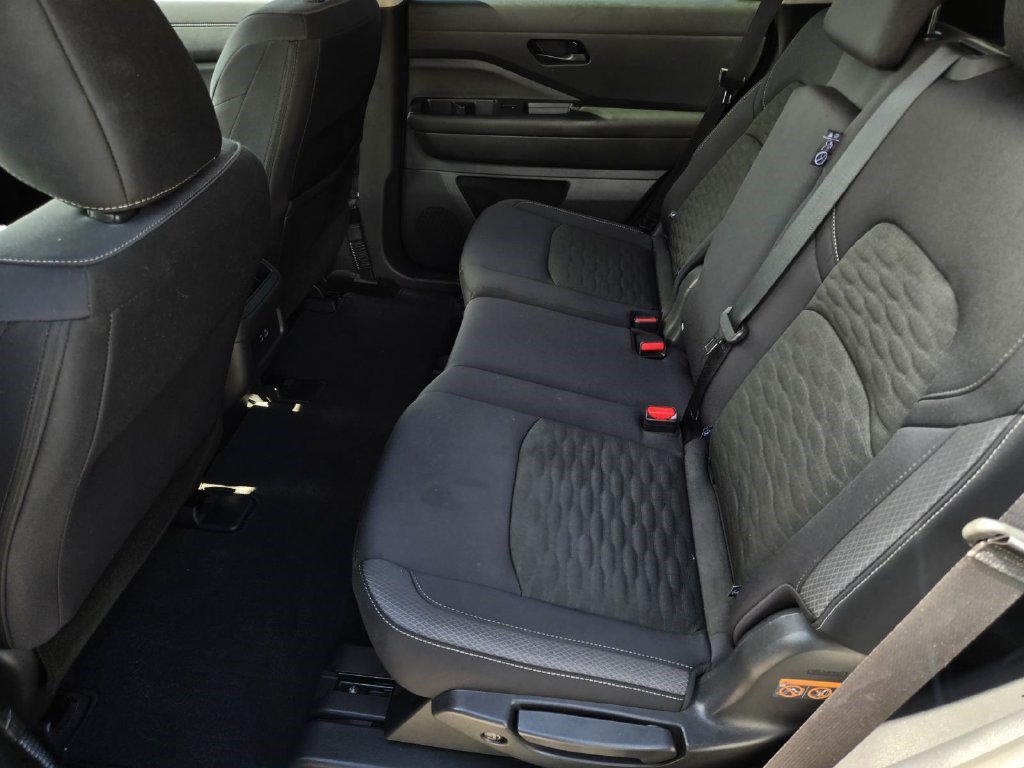Certified 2025 Nissan Pathfinder S AWD/4WD image 11