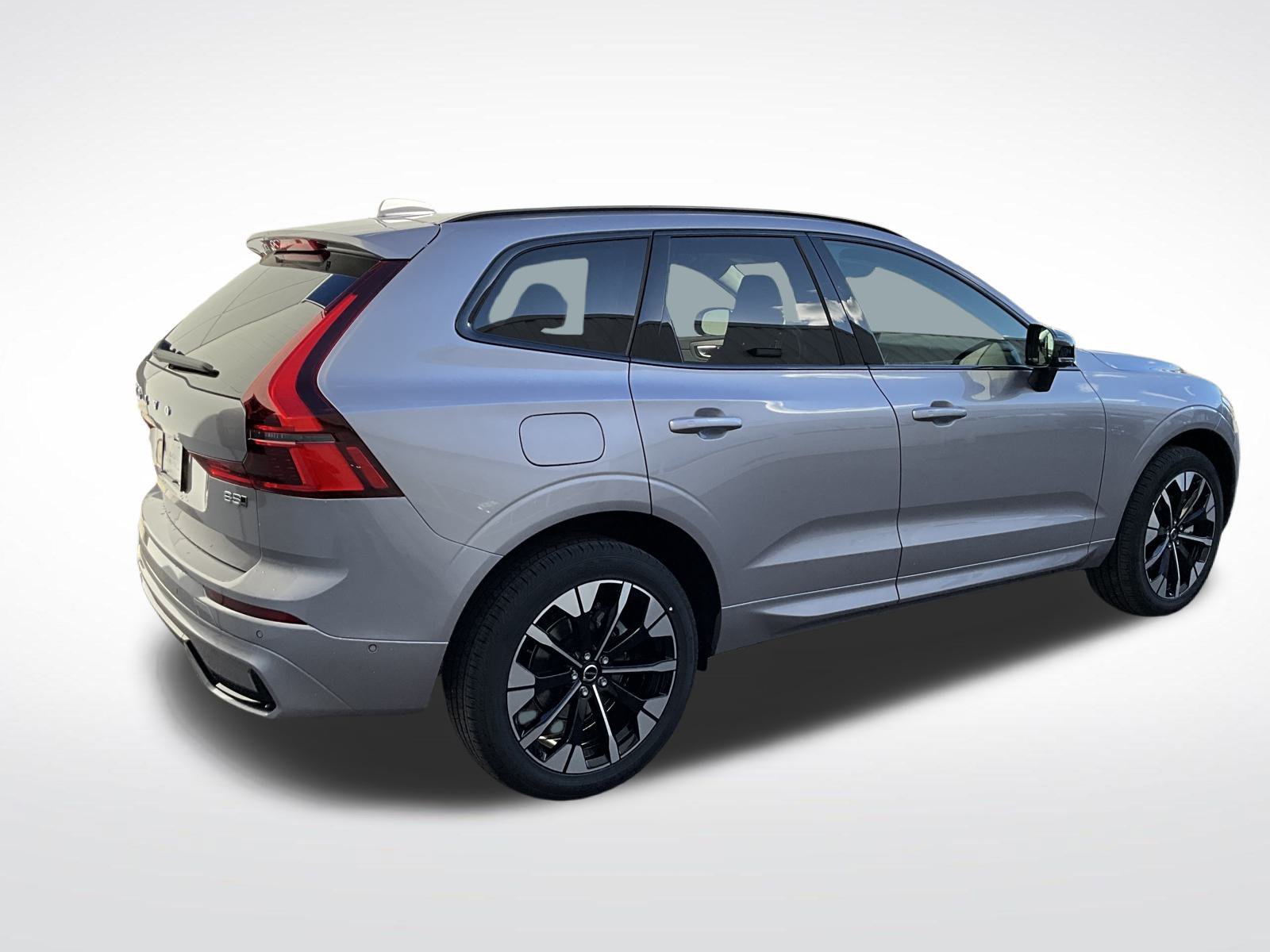 New 2026 Volvo XC60 B5 Plus w/ Climate Package AWD/4WD image 5