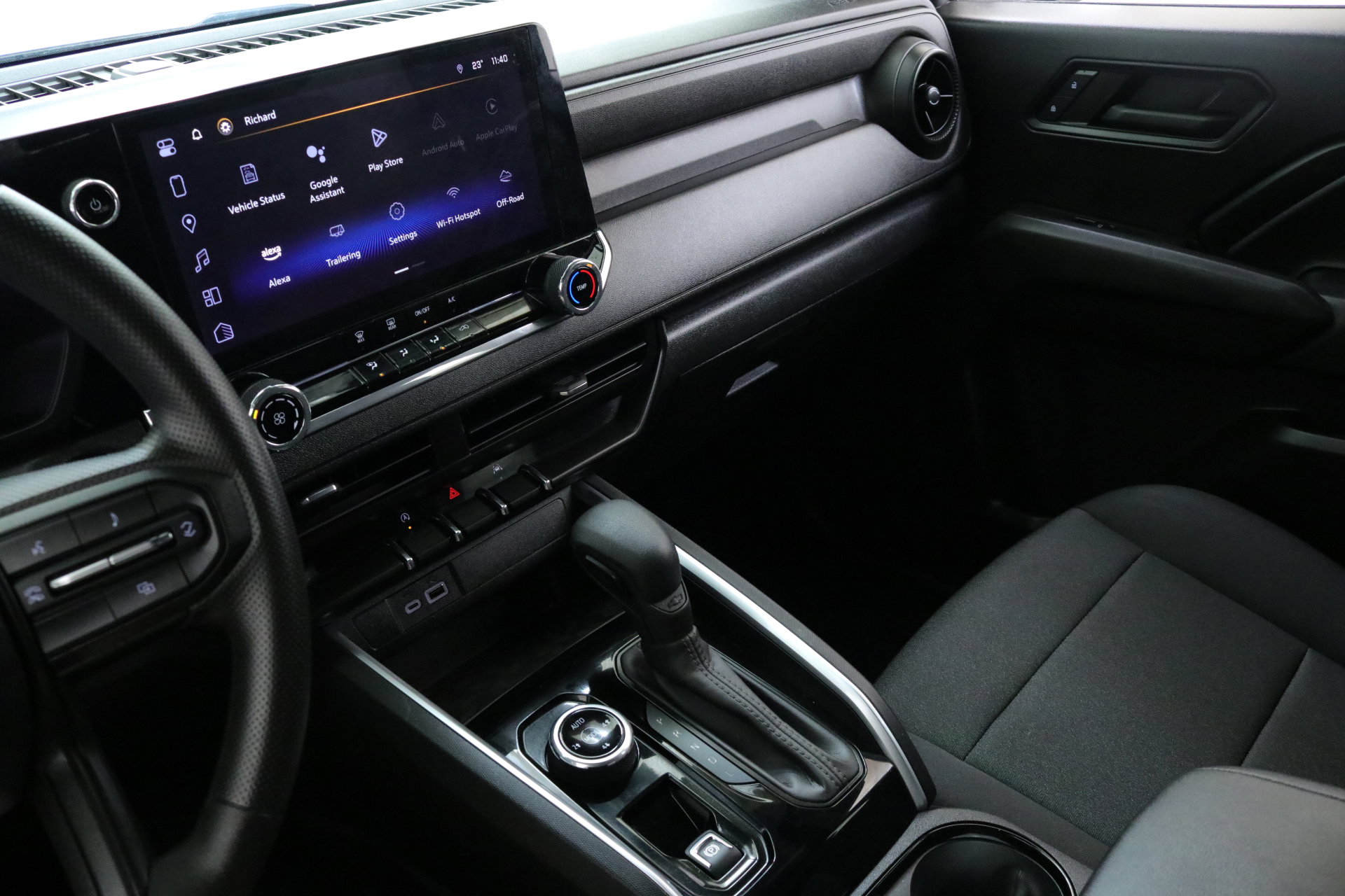 Used 2024 Chevrolet Colorado Trail Boss image 17