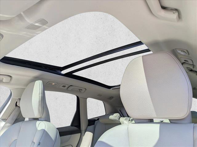 Used 2023 Volvo XC60 T8 Plus w/ Climate Package image 16