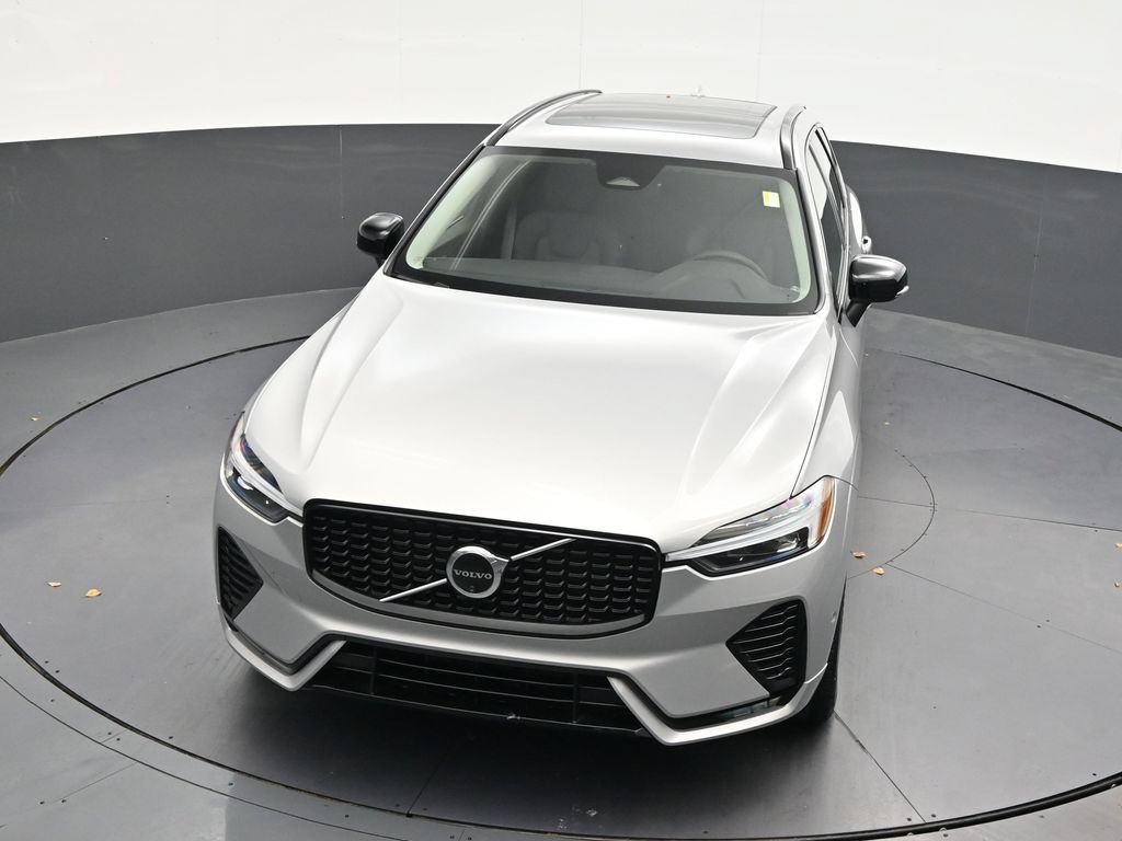 Certified 2024 Volvo XC60 B5 Plus AWD/4WD image 25