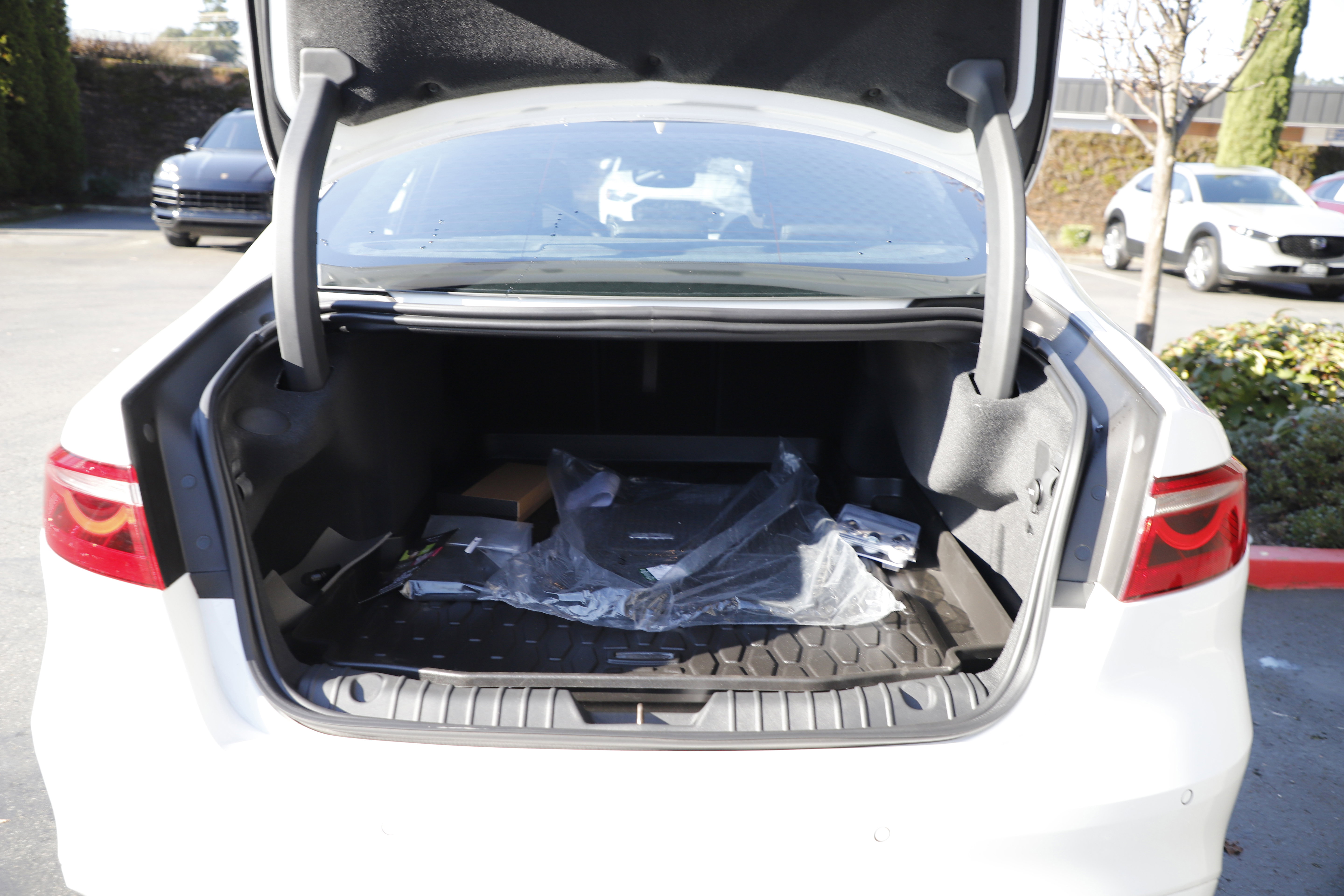 New 2024 Jaguar XF R-Dynamic SE image 17