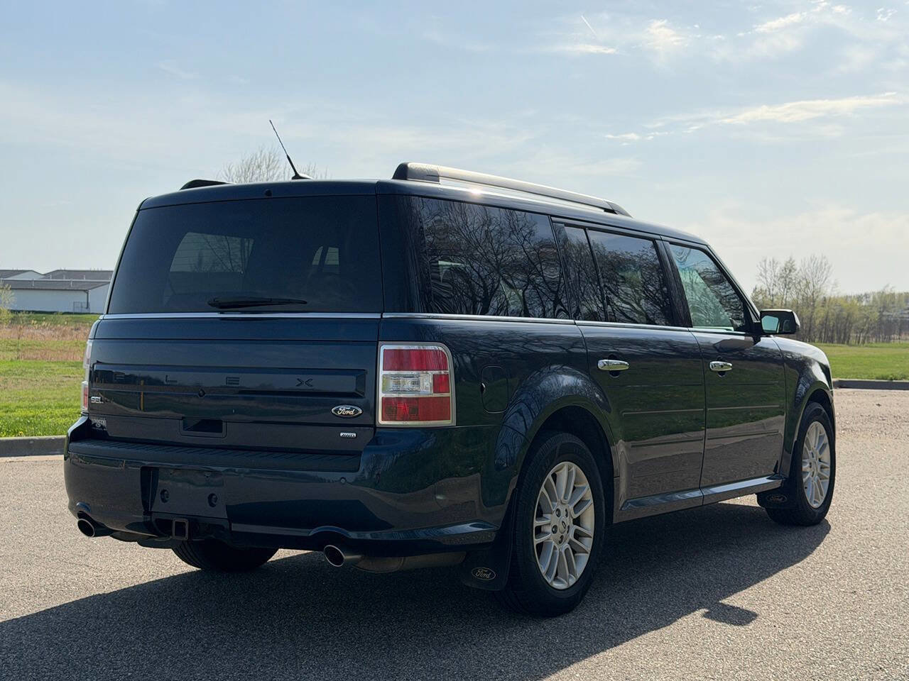 Used 2017 Ford Flex SEL w/ Equipment Group 202A AWD/4WD image 2