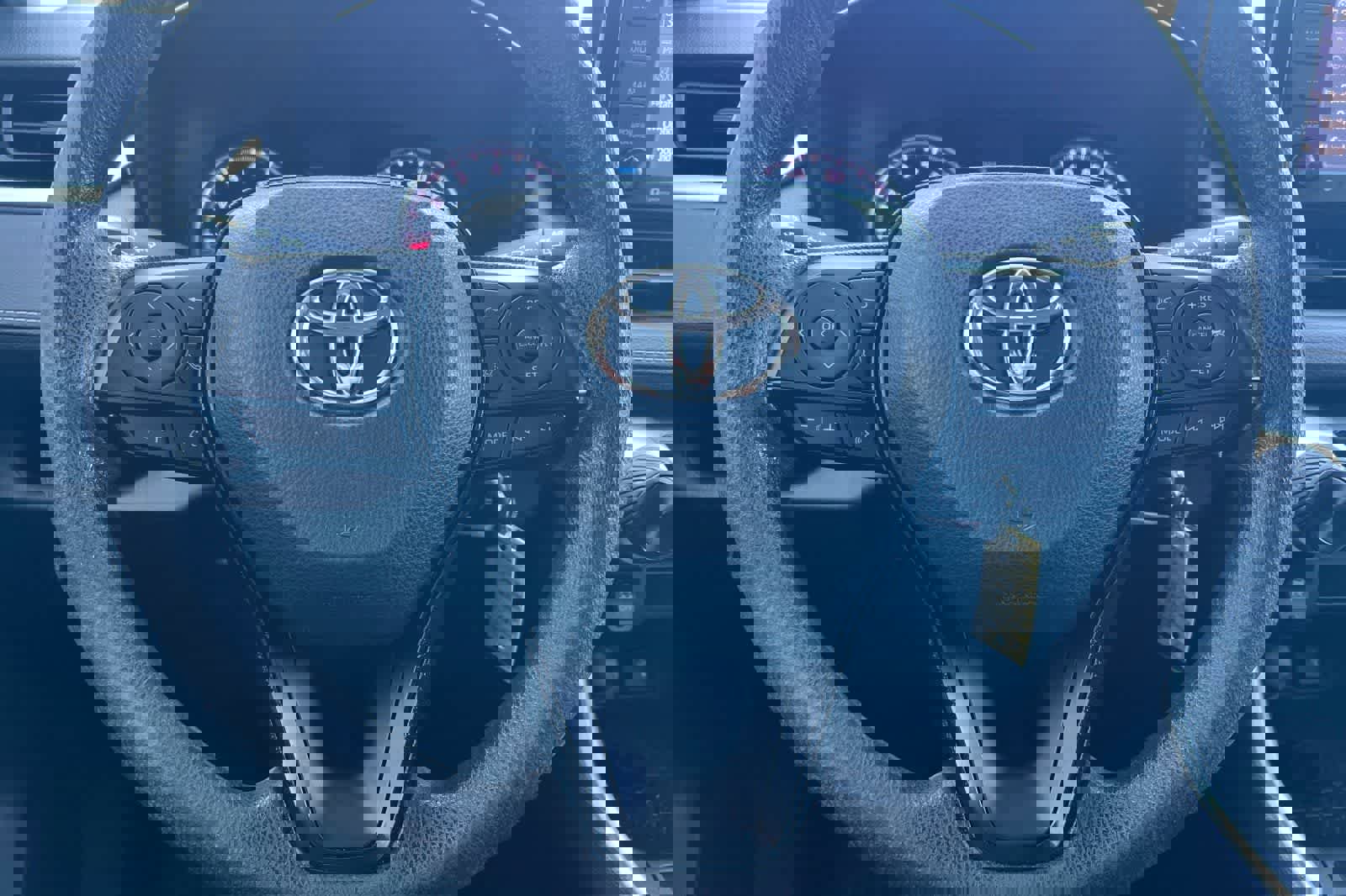 Used 2021 Toyota RAV4 LE image 24