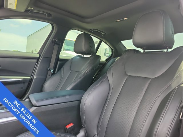 Used 2023 BMW 330i Sedan w/ Premium Package RWD image 21
