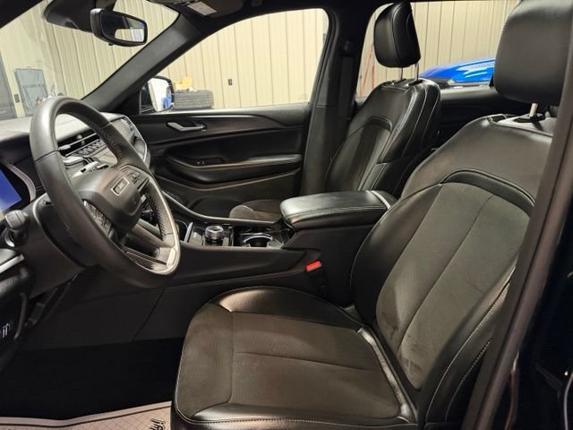 Used 2023 Jeep Grand Cherokee L Laredo AWD/4WD image 13
