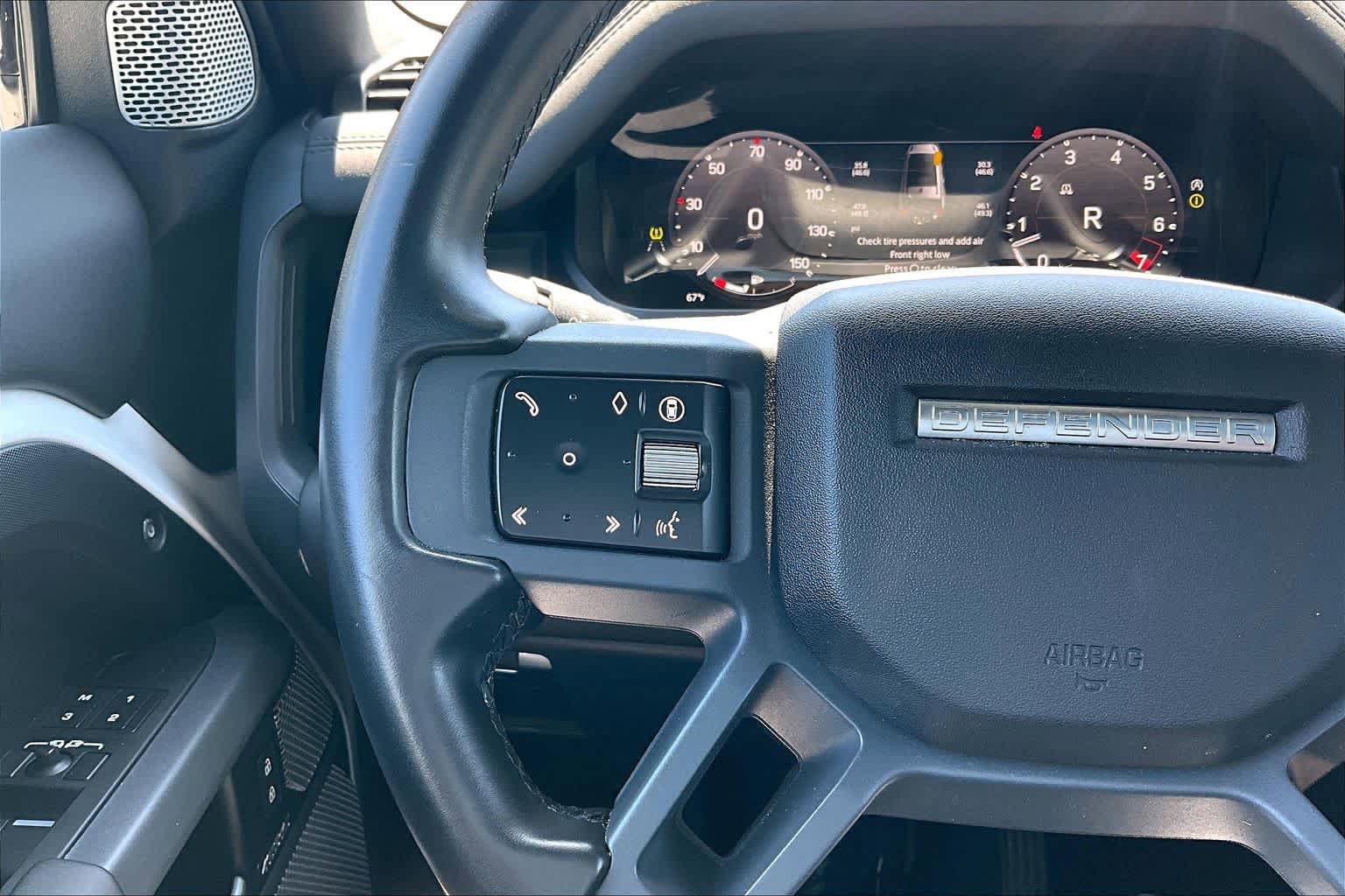Used 2024 Land Rover Defender 130 X-Dynamic SE AWD/4WD image 23