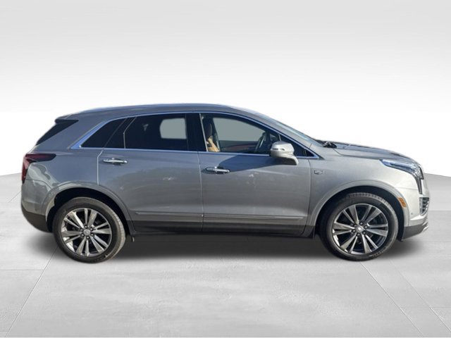 Used 2025 Cadillac XT5 Premium Luxury w/ Technology Package AWD/4WD image 2