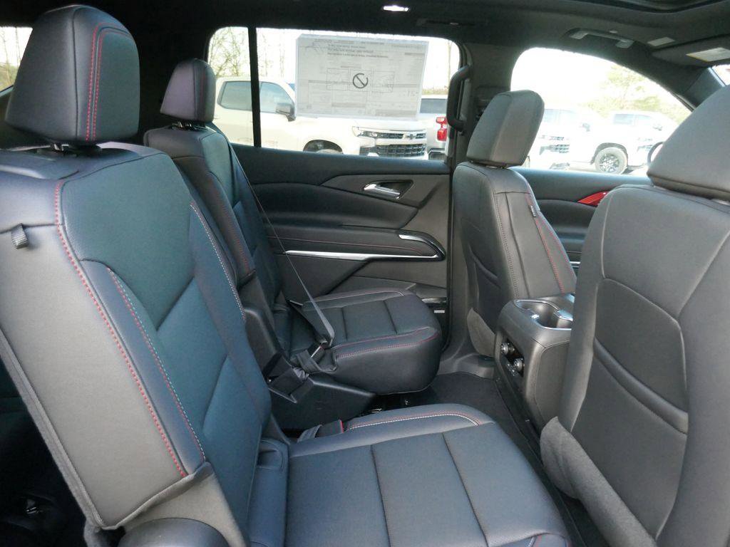 New 2026 Chevrolet Traverse Z71 w/ Enhanced Driving Package AWD/4WD image 11