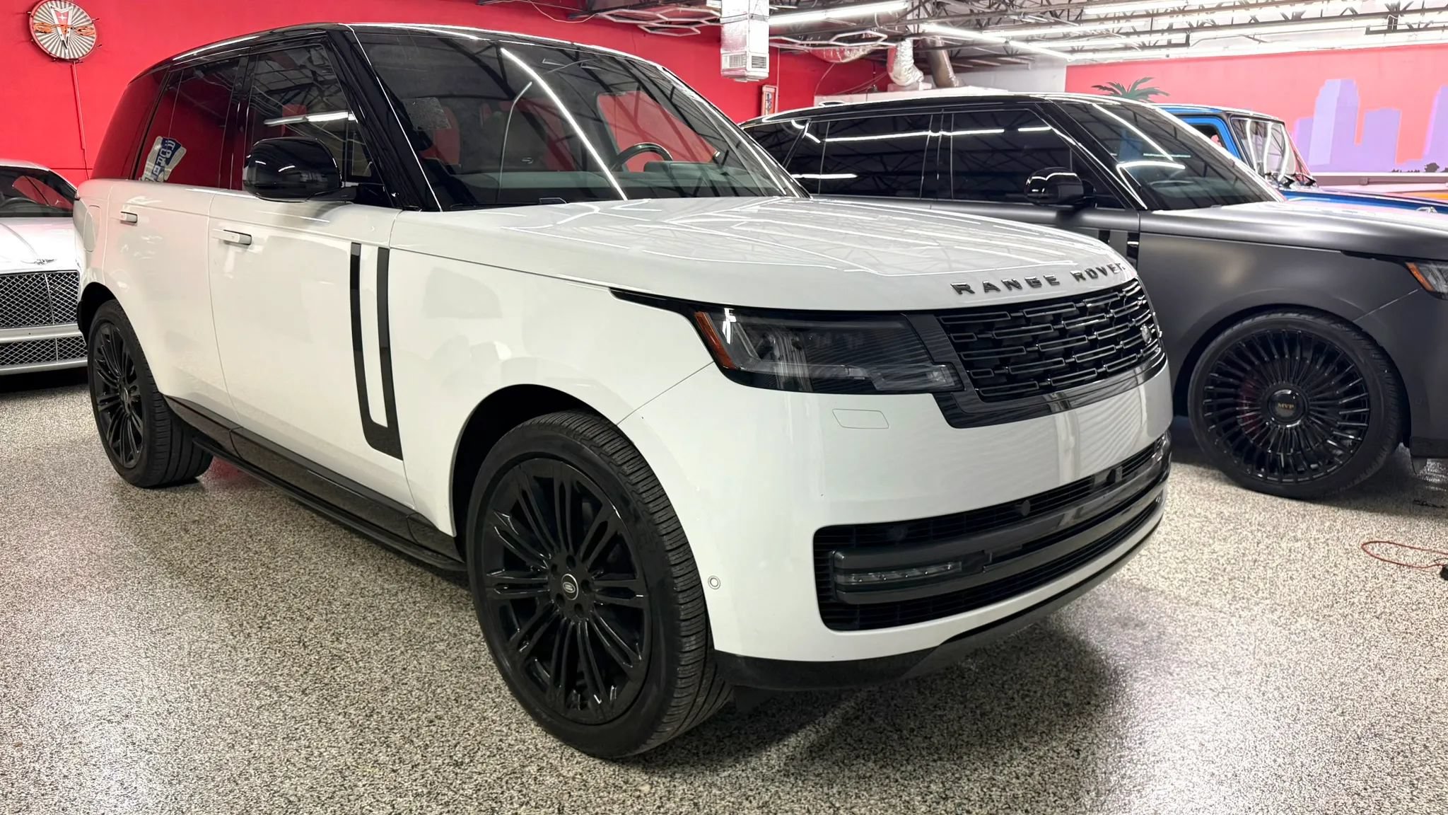 Used 2024 Land Rover Range Rover Autobiography AWD/4WD image 2