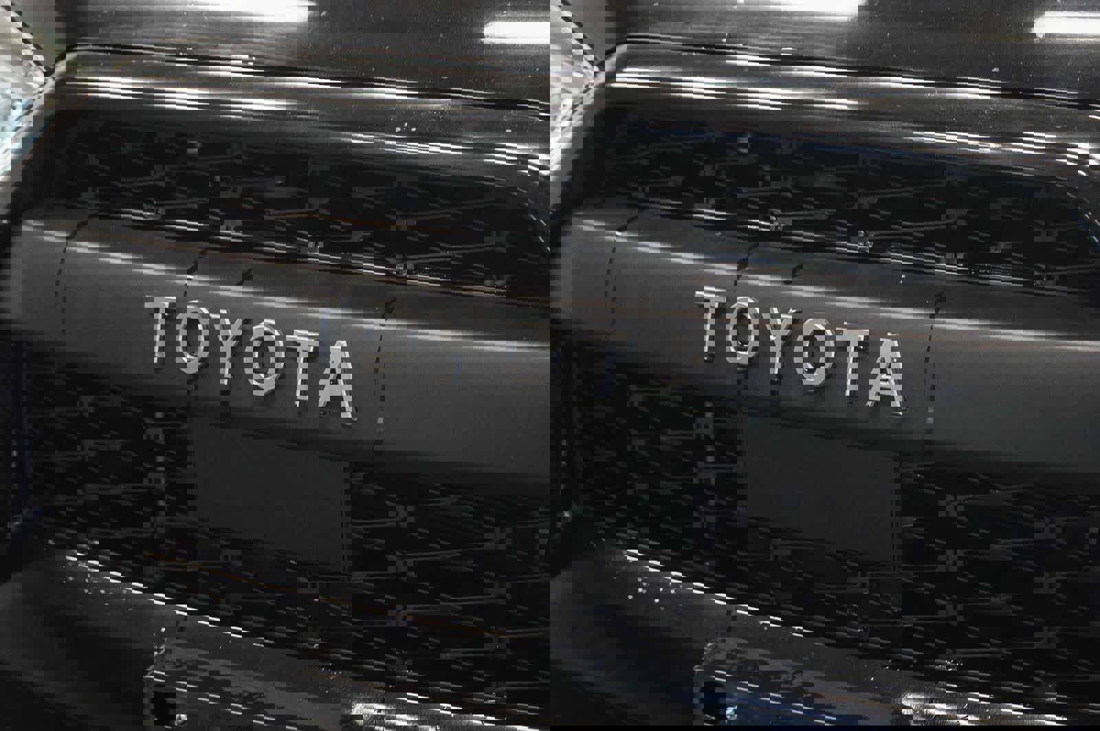 Used 2022 Toyota 4Runner SR5 Premium w/ Moonroof Package image 8