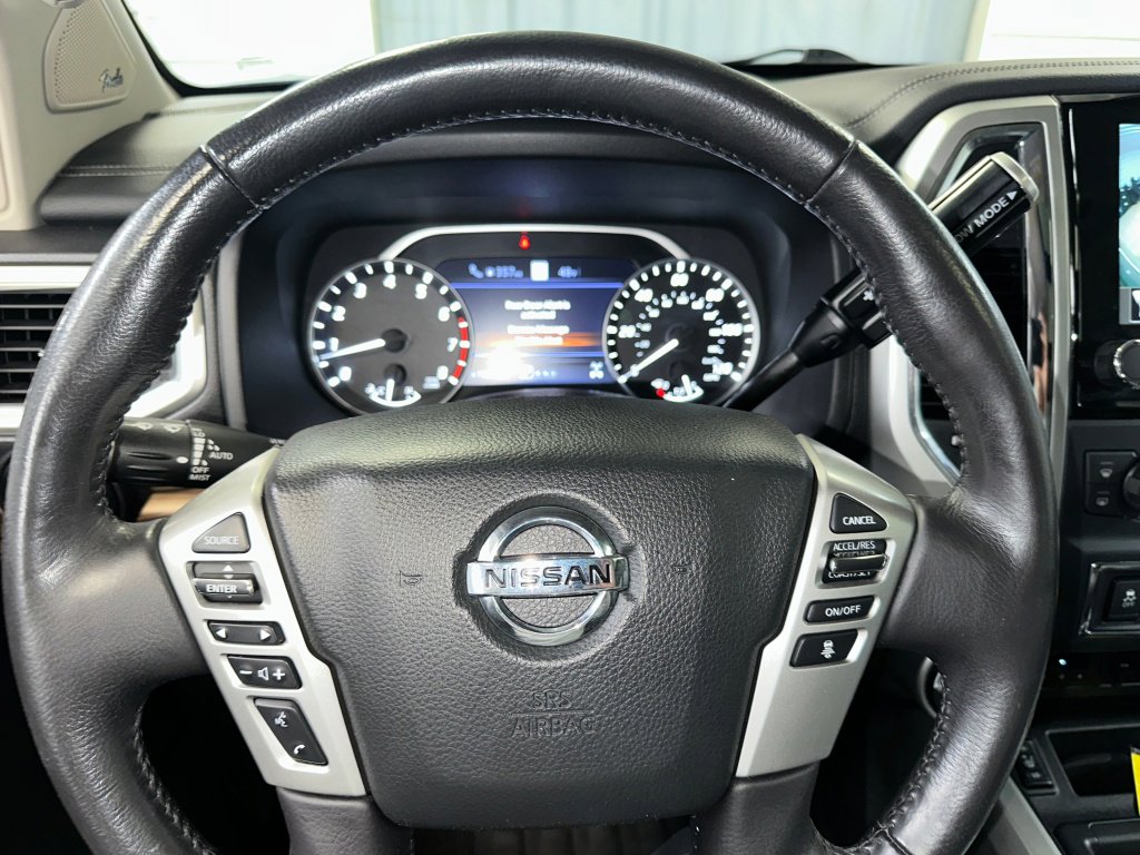 Used 2021 Nissan Titan SL w/ Moonroof Package image 9