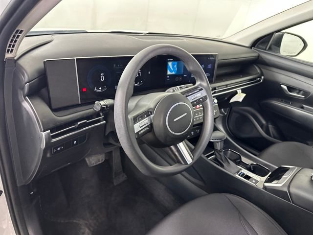 Certified 2025 Hyundai Tucson SE image 13