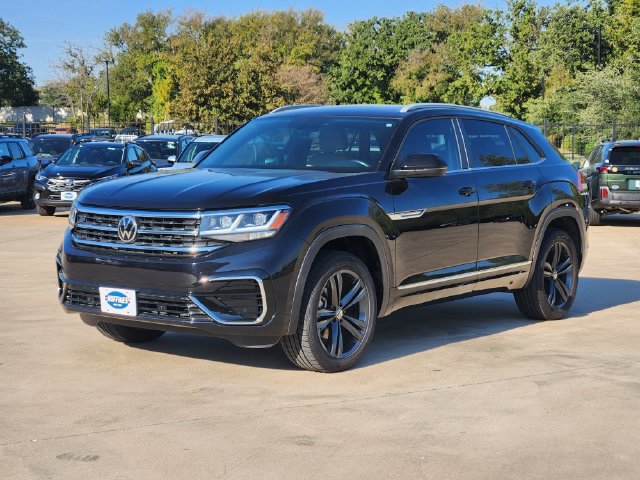Used 2020 Volkswagen Atlas Cross Sport SE w/ Panoramic Sunroof Package FWD image 3