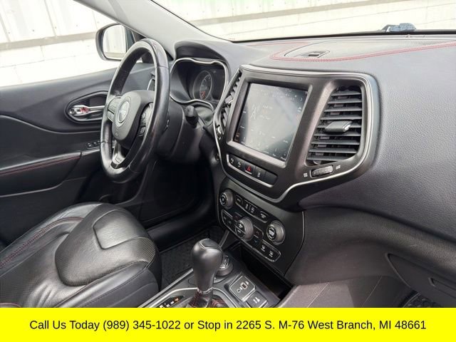 Used 2019 Jeep Cherokee Trailhawk image 39