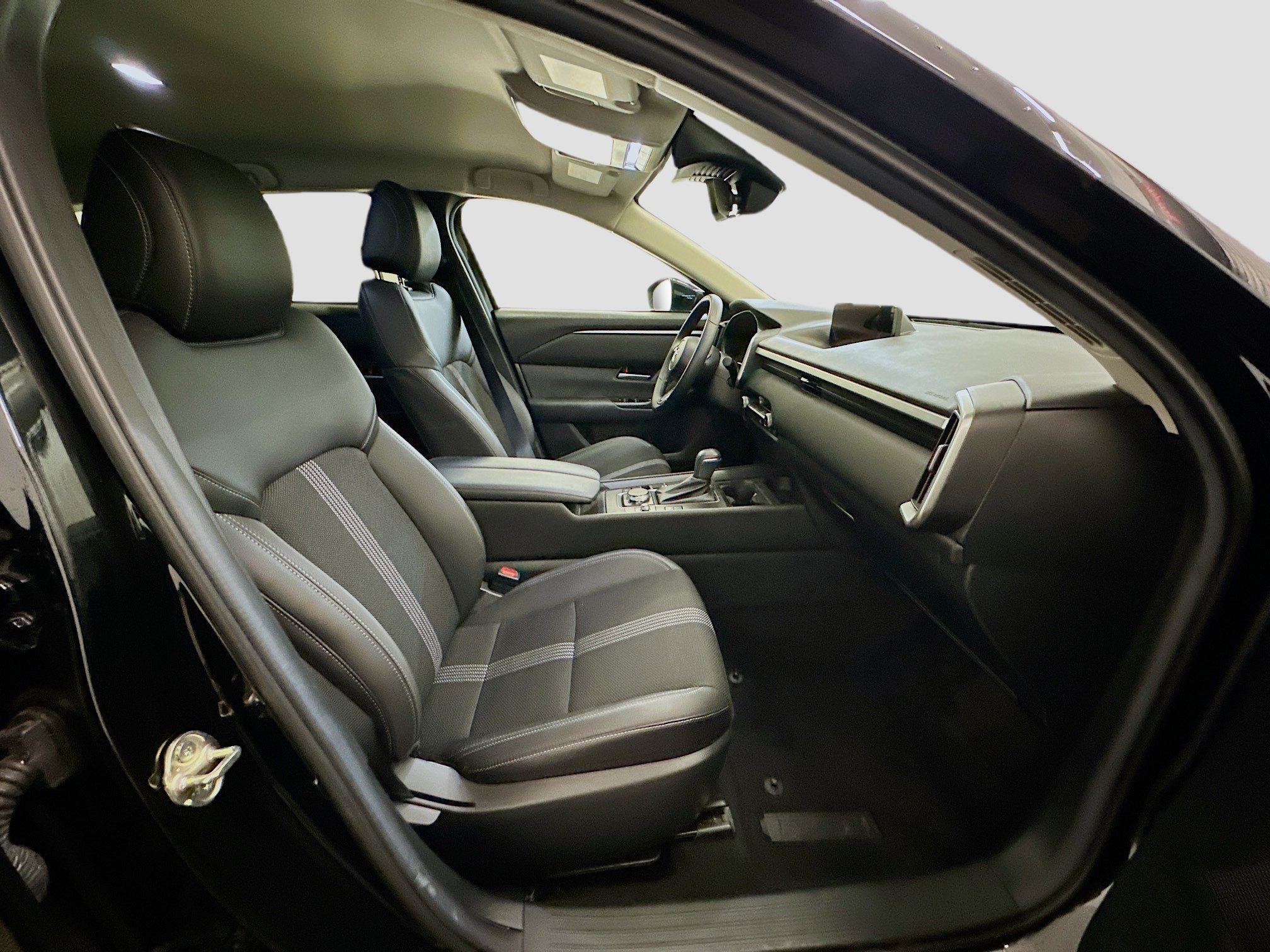 Used 2025 MAZDA CX-50 2.5 Hybrid w/ Preferred Pkg image 33