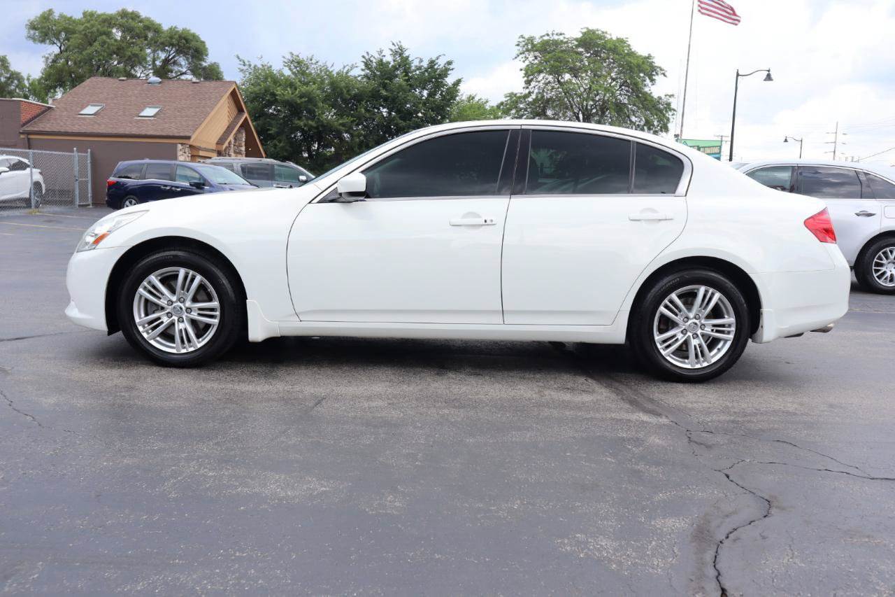 Used 2011 INFINITI G25 x w/ Moonroof Pkg AWD/4WD image 2