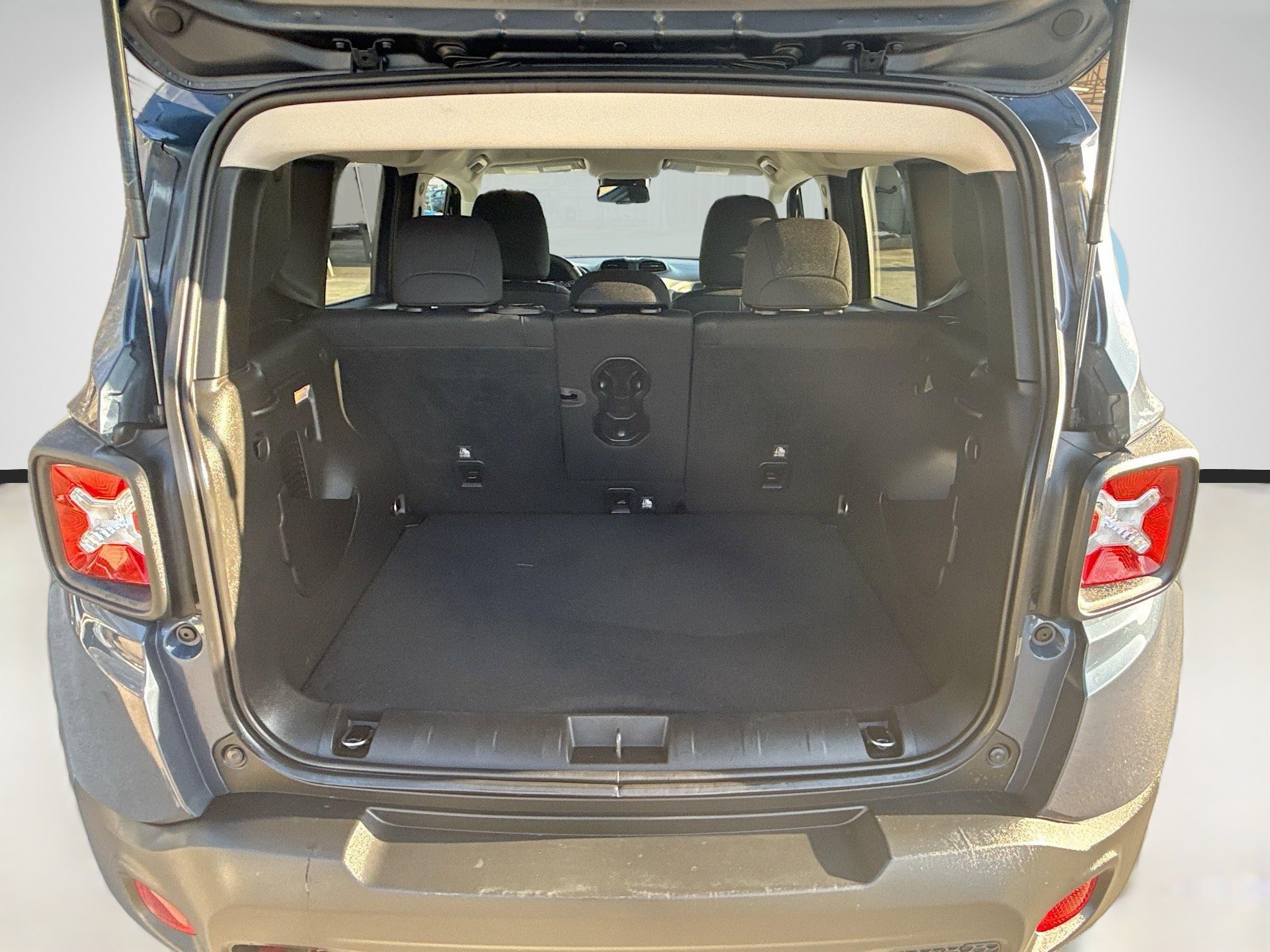 Used 2022 Jeep Renegade Trailhawk image 26