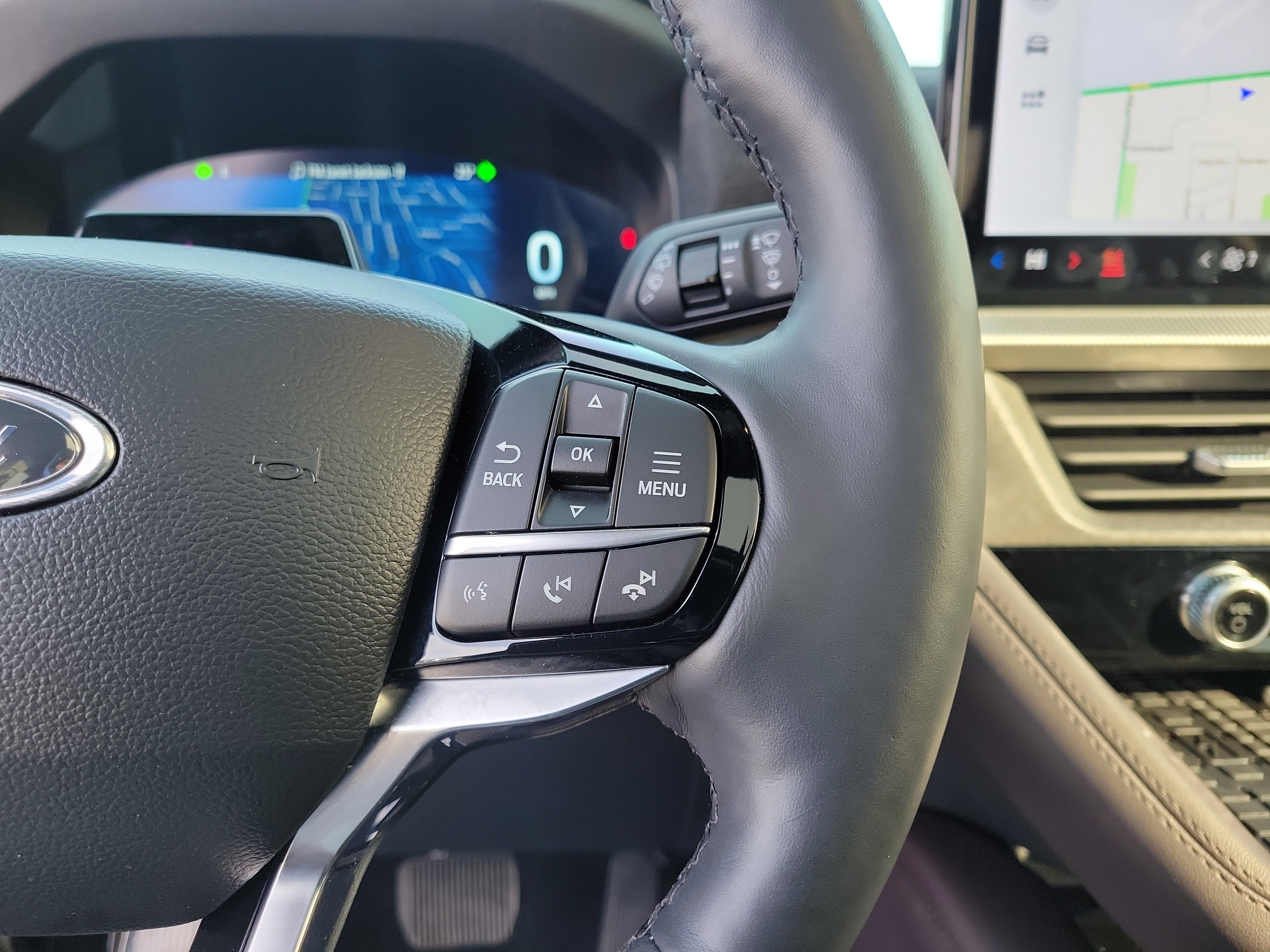 Used 2025 Ford Explorer Platinum w/ Ultimate Package image 23