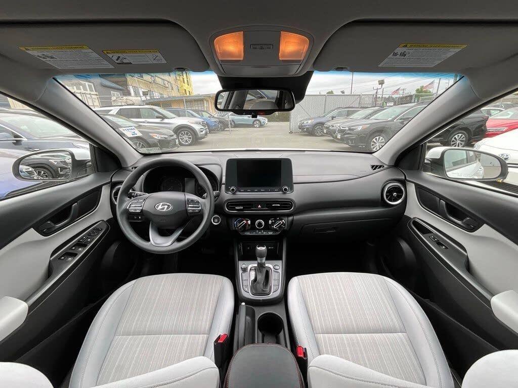 Used 2023 Hyundai Kona SEL AWD/4WD image 15
