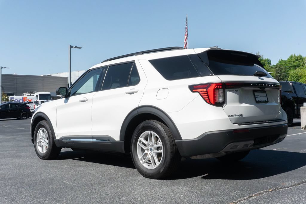 Used 2025 Ford Explorer Active w/ Active Comfort Package RWD image 5