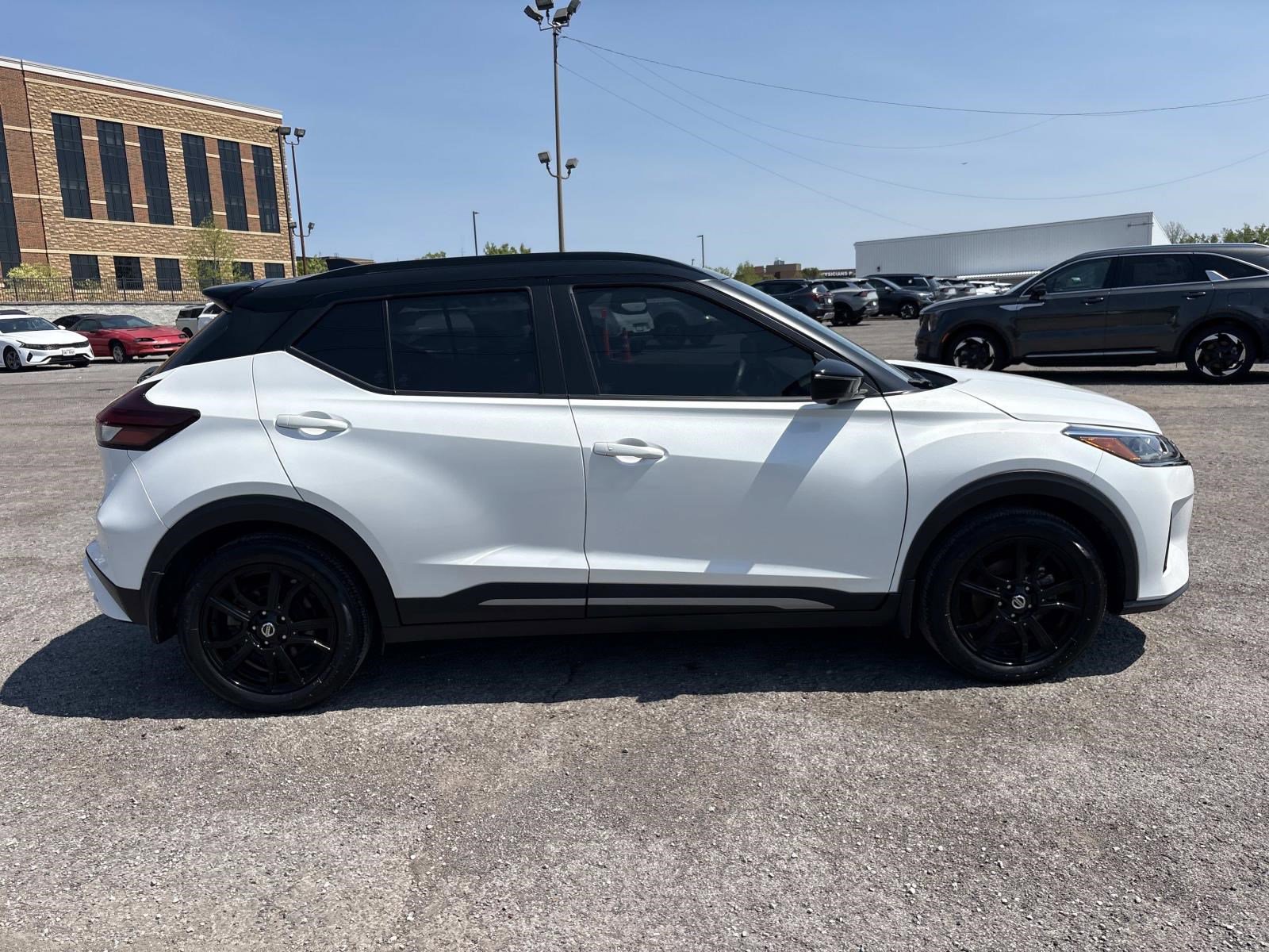 Used 2021 Nissan Kicks SR image 8