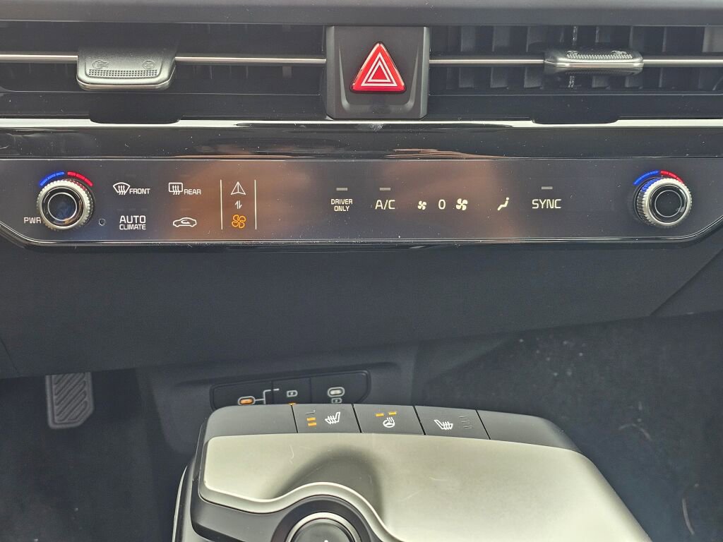New 2025 Kia EV6 Light w/ Light LR Technology Package image 15