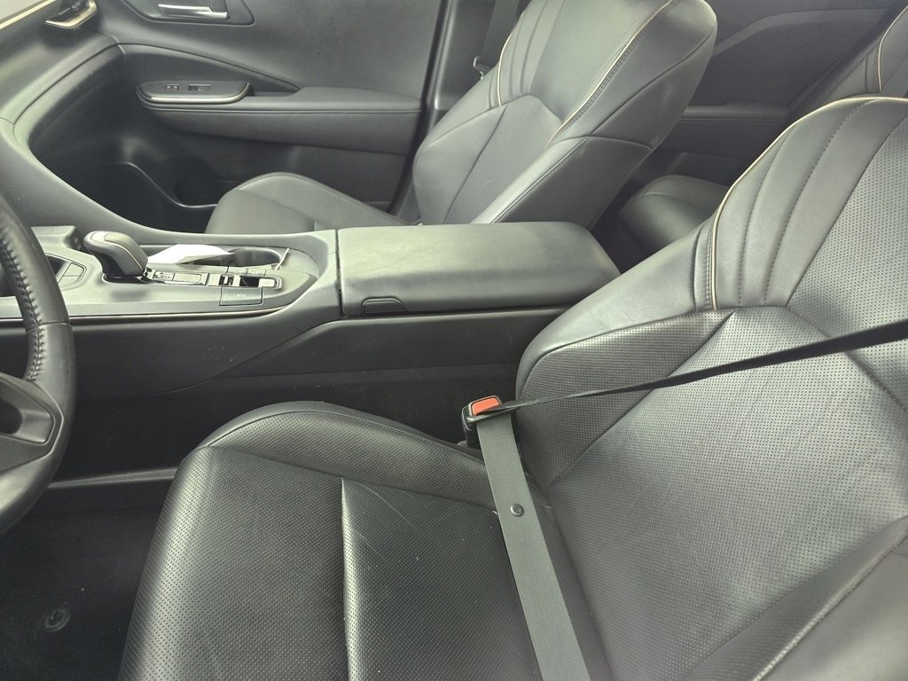 Used 2023 Toyota Crown Limited image 21